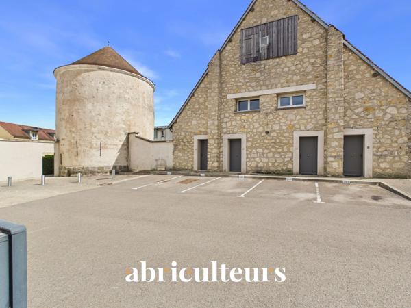 Appartement T2 rénové de caractère, terrasse & jardin Résidence de standing à Survilliers