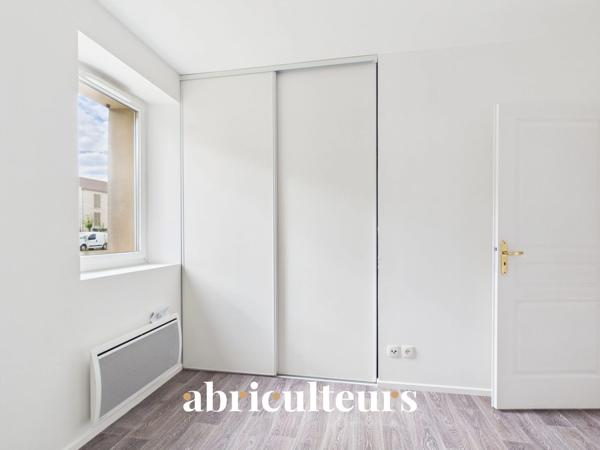 Appartement T2 rénové de caractère, terrasse & jardin Résidence de standing à Survilliers