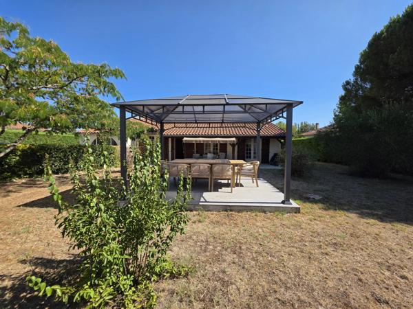 Superbe bungalow de 3-chambres avec grand jardin privatif, à quelques minutes à pied d'Eymet