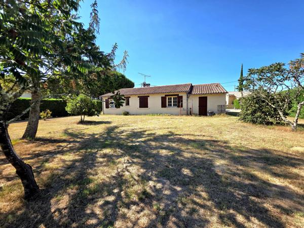 Superbe bungalow de 3-chambres avec grand jardin privatif, à quelques minutes à pied d'Eymet