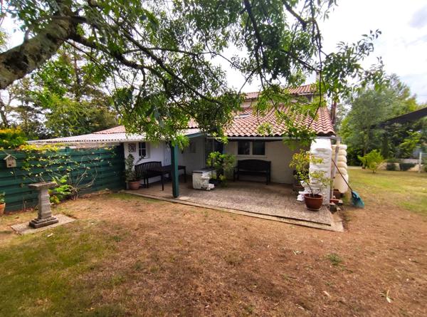 Charmante maison de 3 Chambres avec Beaux Jardins dans un Hameau Paisible