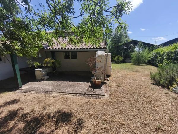 Charmante maison de 3 Chambres avec Beaux Jardins dans un Hameau Paisible