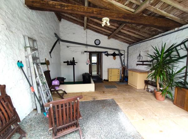 Charmante maison de 3 Chambres avec Beaux Jardins dans un Hameau Paisible