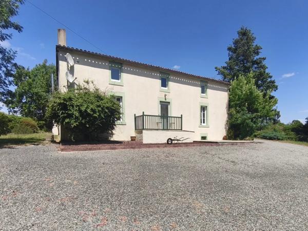 Charmante maison de 3 Chambres avec Beaux Jardins dans un Hameau Paisible