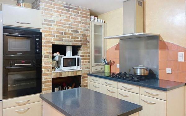 Maison à vendre    5 pièces •  La Force