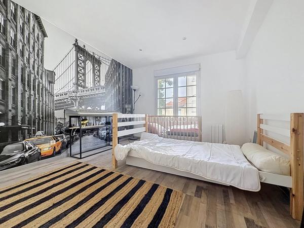 Vente                                                      Maison
                        
                     7 pièces                      170 m2                     à Boissy-Saint-Léger