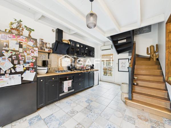 Belle Maison en Pierre avec 3 Chambres, Piscine et Dépendance, proche Blaye