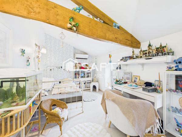 Belle Maison en Pierre avec 3 Chambres, Piscine et Dépendance, proche Blaye