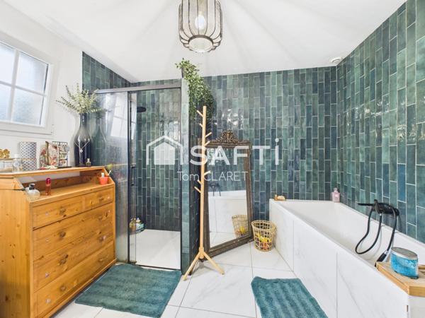 Belle Maison en Pierre avec 3 Chambres, Piscine et Dépendance, proche Blaye