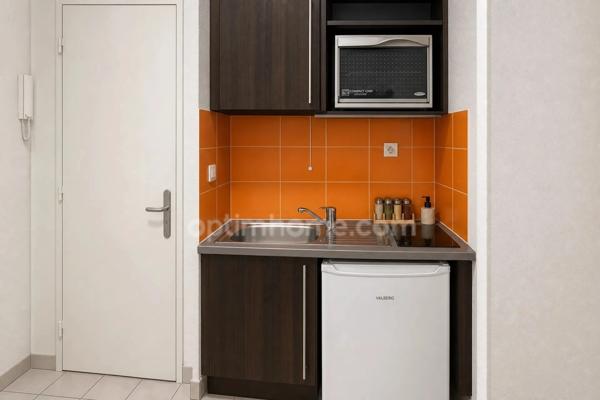 Lyon Gerland / Debourg : studio étudiant avec revenus sécurisés et fort potentiel locatif