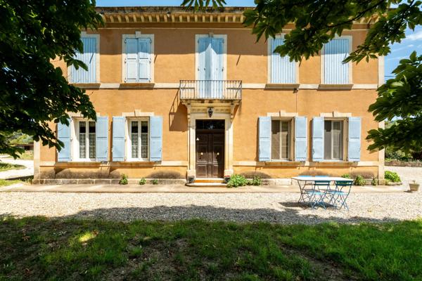Vignoble du XVIIIᵉ siècle dans le Luberon avec gites – Une propriété d’exception en Provence