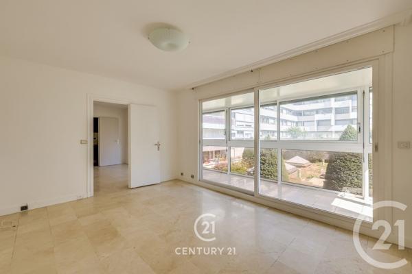 Appartement F3 à vendre  3 pièces - 86,71 m 2   PARIS  - 75015