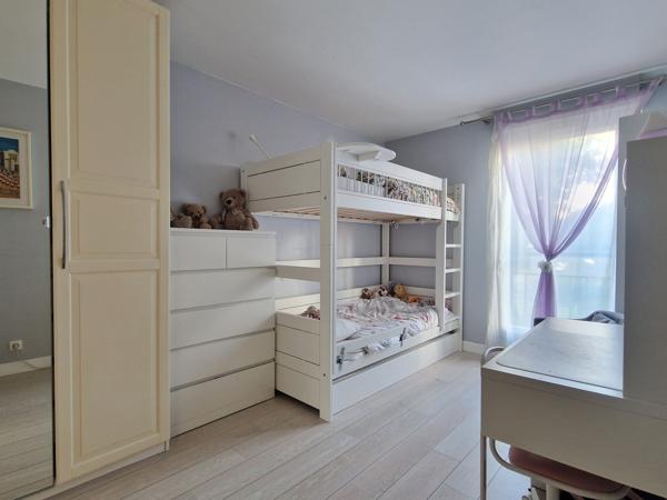 Appartement
         3 pièces
        - 68 m² Exclusivité 470 000 € *