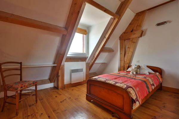 Spacieuse maison à Sarlat avec terrasse couverte, vue sur la campagne et annexe modulable