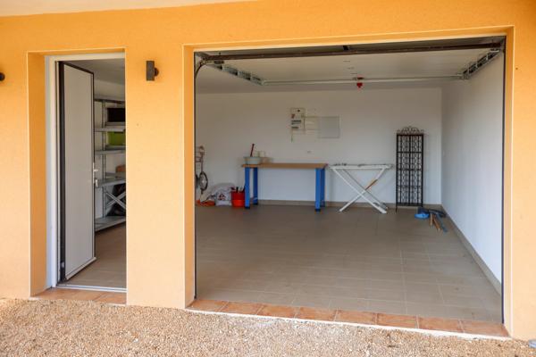 Spacieuse maison à Sarlat avec terrasse couverte, vue sur la campagne et annexe modulable