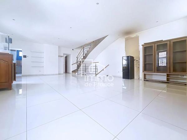 Maison à vendre à Saint-Genis-Pouilly (01630)