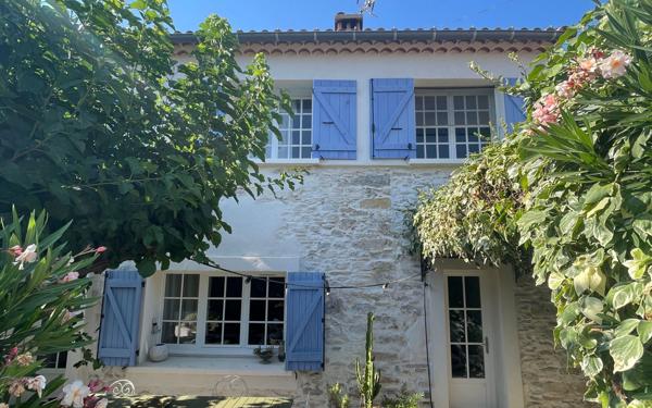 Maison à vendre    4 pièces •  Saint-Cyr-sur-Mer