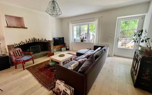 Maison à vendre    4 pièces •  Saint-Cyr-sur-Mer