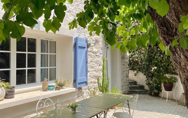 Maison à vendre    4 pièces •  Saint-Cyr-sur-Mer