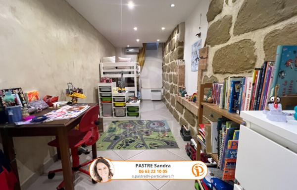 APPARTEMENT 3 PIÈCES AVEC TERRASSE, DÉPENDANCE ET STATIONNEMENTS