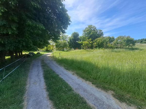 Proche de Chinon dans un  cadre champêtre