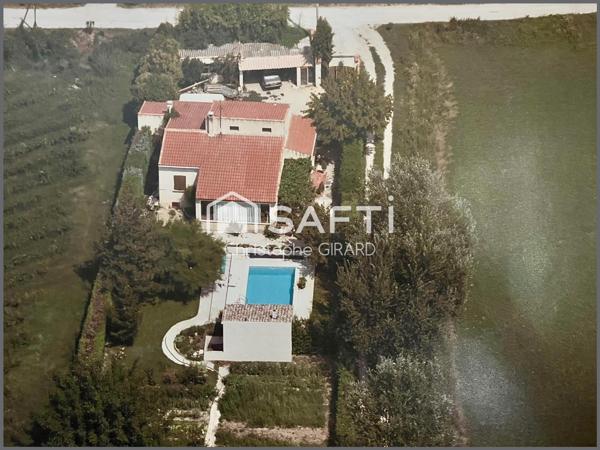 Villa de plain-pied de 124 m² avec Piscine et Jardin de 1230 m²