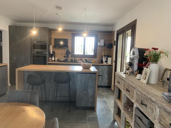 LE MUY EXCLUSIVITE Villa de 185 m2, 5 chambres + garage + careport