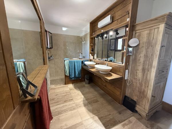 LE MUY EXCLUSIVITE Villa de 185 m2, 5 chambres + garage + careport