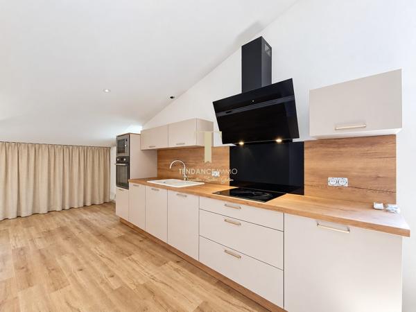PORT LA NOUVELLE – SUPERBE APPARTEMENT ENTIÈREMENT RÉNOVÉ – 2 CHAMBRES – PLUS DE 88 M² – CLIMATISATION