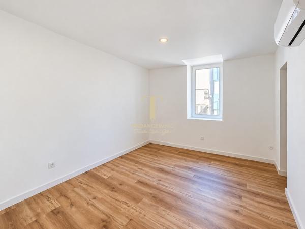 PORT LA NOUVELLE – SUPERBE APPARTEMENT ENTIÈREMENT RÉNOVÉ – 2 CHAMBRES – PLUS DE 88 M² – CLIMATISATION
