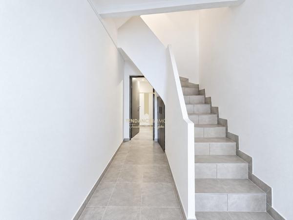 PORT LA NOUVELLE – SUPERBE APPARTEMENT ENTIÈREMENT RÉNOVÉ – 2 CHAMBRES – PLUS DE 88 M² – CLIMATISATION