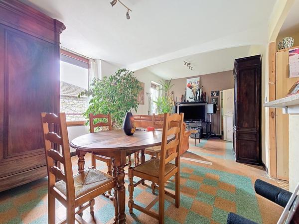 Appartement lumineux avec vue dégagée – Graissessac