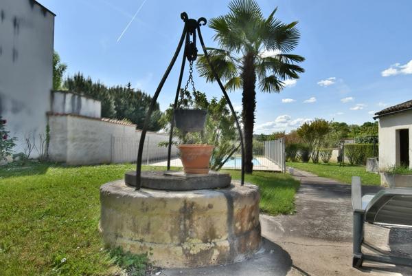 Maison à vendre 6 pièces ANGOULEME (16) maison 3 chambres + Studio et piscine sur terrain de 1150 m2