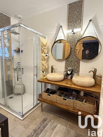 House for sale 4 rooms 100 m² Bayon-sur-Gironde