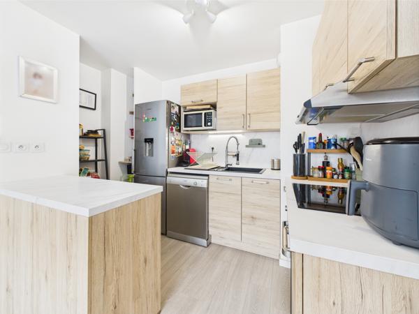 Corbeil-Essonnes (91100) Beau 4 pièces familial de 83 m² (103 m² au sol) avec balcons et 2 place de parkings !