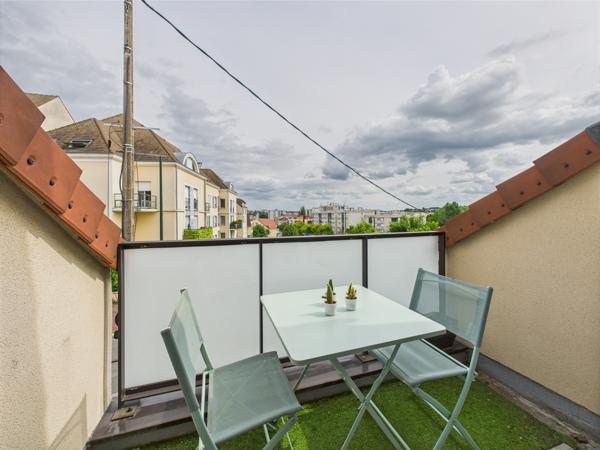 Corbeil-Essonnes (91100) Beau 4 pièces familial de 83 m² (103 m² au sol) avec balcons et 2 place de parkings !