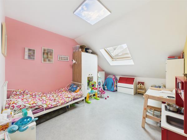 Corbeil-Essonnes (91100) Beau 4 pièces familial de 83 m² (103 m² au sol) avec balcons et 2 place de parkings !