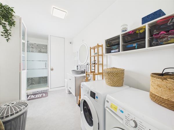 Corbeil-Essonnes (91100) Beau 4 pièces familial de 83 m² (103 m² au sol) avec balcons et 2 place de parkings !