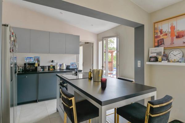 Saint-Symphorien-D'Ozon - Maison meublée et climatisées de 67,46 m² - 2 Chambres - Piscines - Jardin