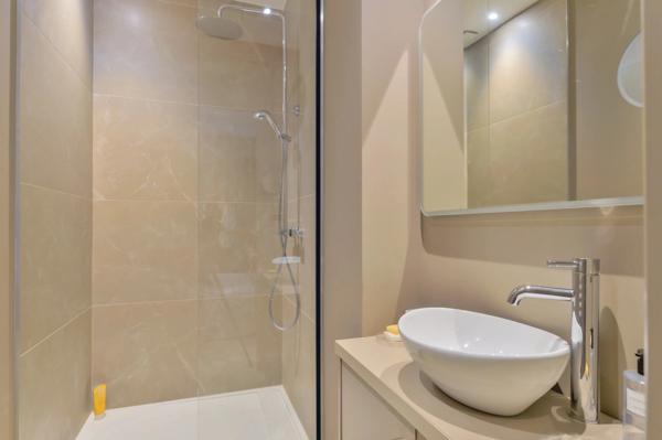 Saint-Symphorien-D'Ozon - Maison meublée et climatisées de 67,46 m² - 2 Chambres - Piscines - Jardin