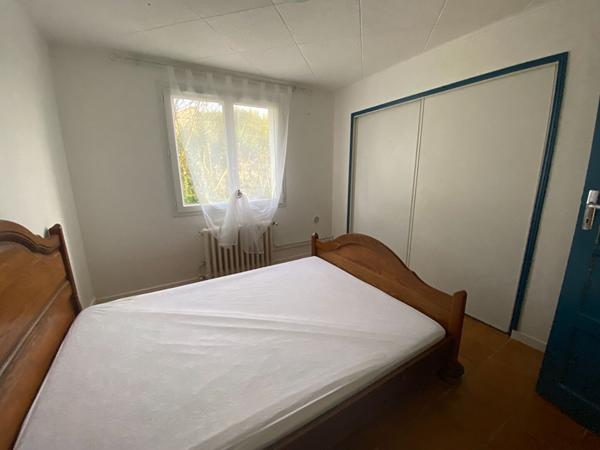 Maison Echillais 190m2 5 chambres, garage, jardin.