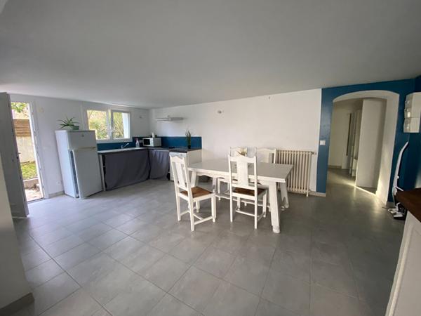Maison Echillais 190m2 5 chambres, garage, jardin.