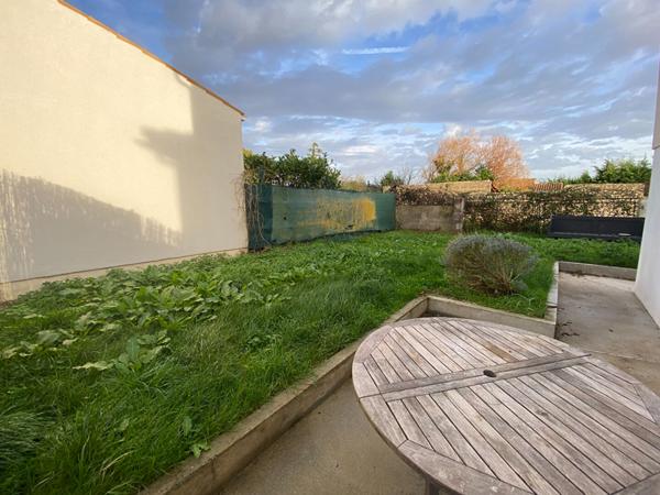 Maison Echillais 190m2 5 chambres, garage, jardin.