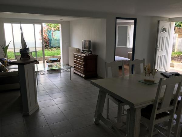 Maison Echillais 190m2 5 chambres, garage, jardin.