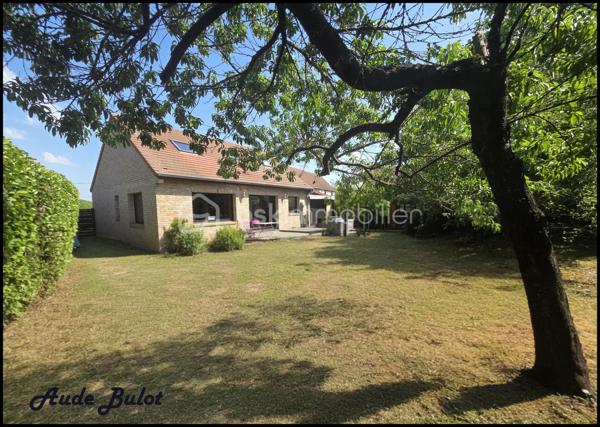 Située dans un environnement calme et verdoyant, tout en restant à proximité du centre-ville, cette charmante maison individuelle construite en 2004 développe plus de 110 m² habitables sur une  parcelle de 850 m² exposée plein sud.

Dès l'entrée, vous découvrirez une agréable pièce de vie lumineuse avec cuisine équipée ouverte sur le séjour. Le rez-de-chaussée offre également 2 chambres confortables, une salle de bains équipée d'une douche et d'une baignoire ainsi qu'un WC indépendant.

À l'étage, un espace aménagé de type appartement comprend une chambre, une salle d'eau, un WC indépendant ainsi qu'une pièce de 19 m² avec kitchenette et salon. Cet espace dispose d'un fort potentiel locatif et peut être proposé en location meublée ou saisonnière. Il offre également la possibilité d'aménager 2 suites parentales selon vos besoins.

À l'extérieur, vous profiterez d'une vaste terrasse exposée plein sud, d'un jardin clos et arboré, d'un spa propice à la détente ainsi que d'un chalet équipé comprenant une kitchenette, un espace couchage et des sanitaires. Un véritable atout pour recevoir famille et amis ou développer une activité de location courte durée de type Airbnb.

Les prestations techniques :

Chauffage au sol en rdc
Double vitrage avec volets motorisés
Fibre optique
VMC
Tout-à-l'égout
Carport fermé
Stationnement privatif pour plusieurs véhicules

Cette maison conviendra parfaitement à un couple souhaitant bénéficier d'un complément de revenus grâce à la location de l'étage ou du chalet, mais également à une famille à la recherche d'un cadre de vie paisible avec de beaux espaces et de multiples possibilités d'aménagement.

Un bien rare sur le secteur, alliant confort de vie, potentiel locatif et qualité de l'environnement.

Une opportunité à découvrir sans tarder !

Contactez-moi pour obtenir davantage d'informations ou organiser une visite.