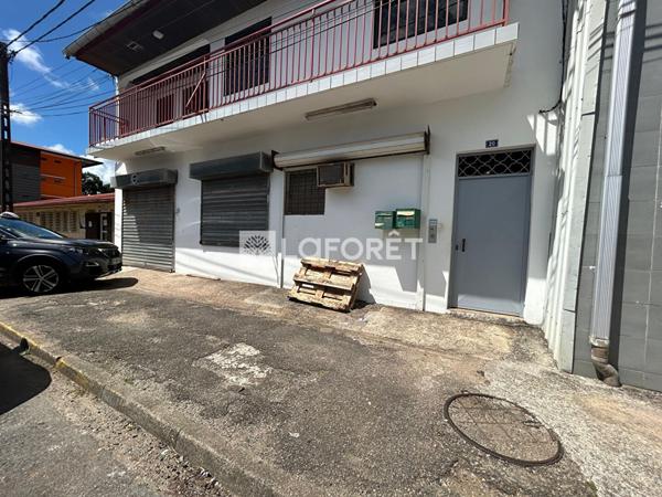 Achat immeuble près de CAYENNE - 10 pièce(s) - 360 m² - 357 600 €