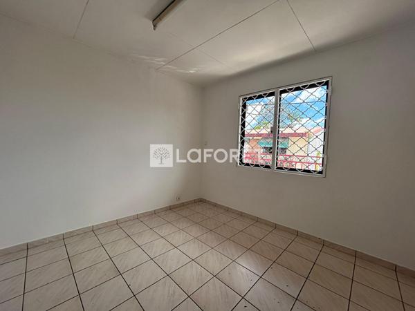 Achat immeuble près de CAYENNE - 10 pièce(s) - 360 m² - 357 600 €