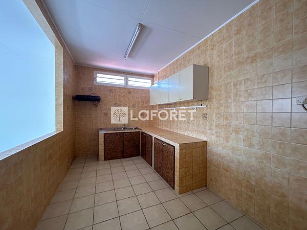 Achat immeuble près de CAYENNE - 10 pièce(s) - 360 m² - 357 600 €