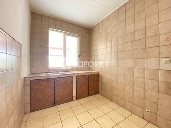 Achat immeuble près de CAYENNE - 10 pièce(s) - 360 m² - 357 600 €