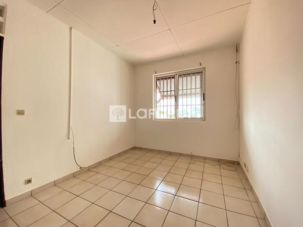 Achat immeuble près de CAYENNE - 10 pièce(s) - 360 m² - 357 600 €